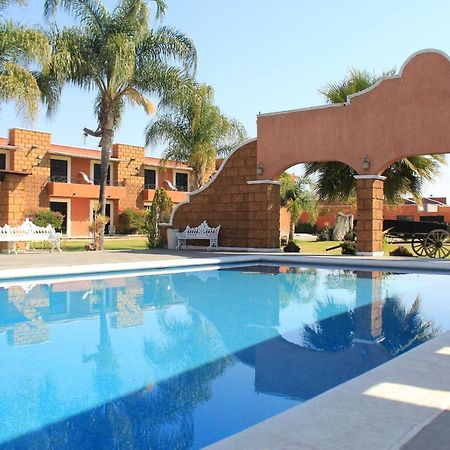 Hotel Meson Del Puente Acambaro Exterior foto